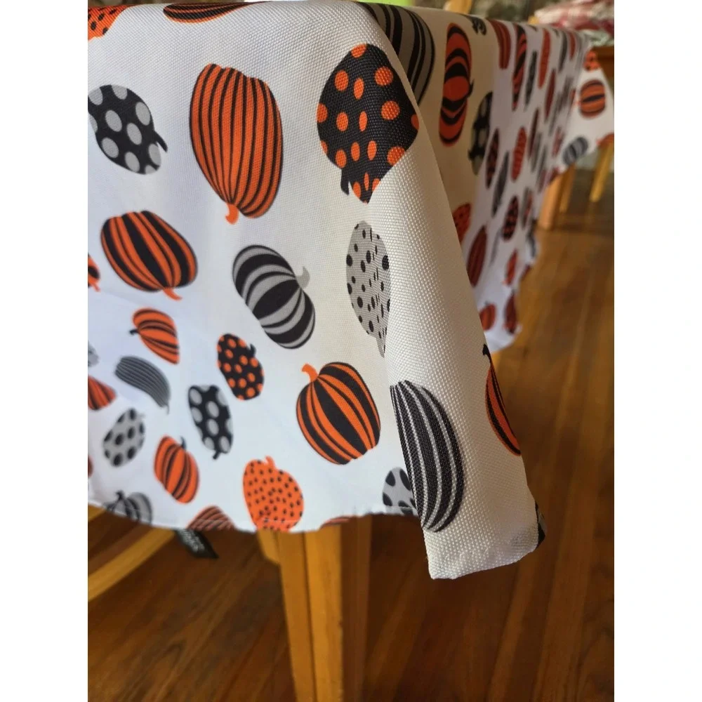 70 Round Tablecloth Pumpkins Fall Harvest Halloween Polyester Whimsical